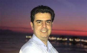 کسب موفقیت جناب آقای دکتر آرش خاکی